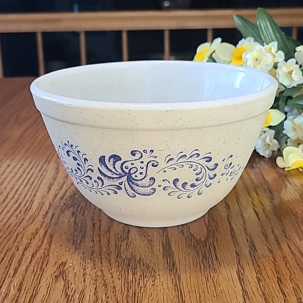 Pyrex Homestead 750ml Mixing Bowl